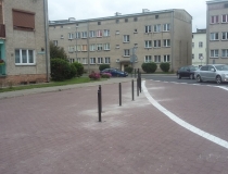 201708-14 Dobre Miasto rondo droga 51 barierki (3)