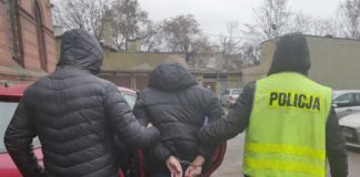 Zamaskowany mężczyzna grożąc pistoletem zażądał od pracownika stacji wydania hot doga. Dobre Miasto